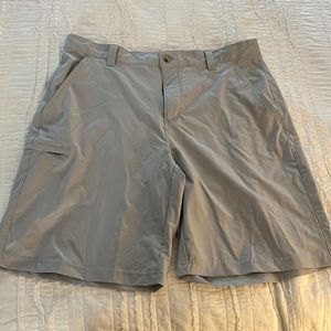 Men’s Columbia PFG fishing shorts